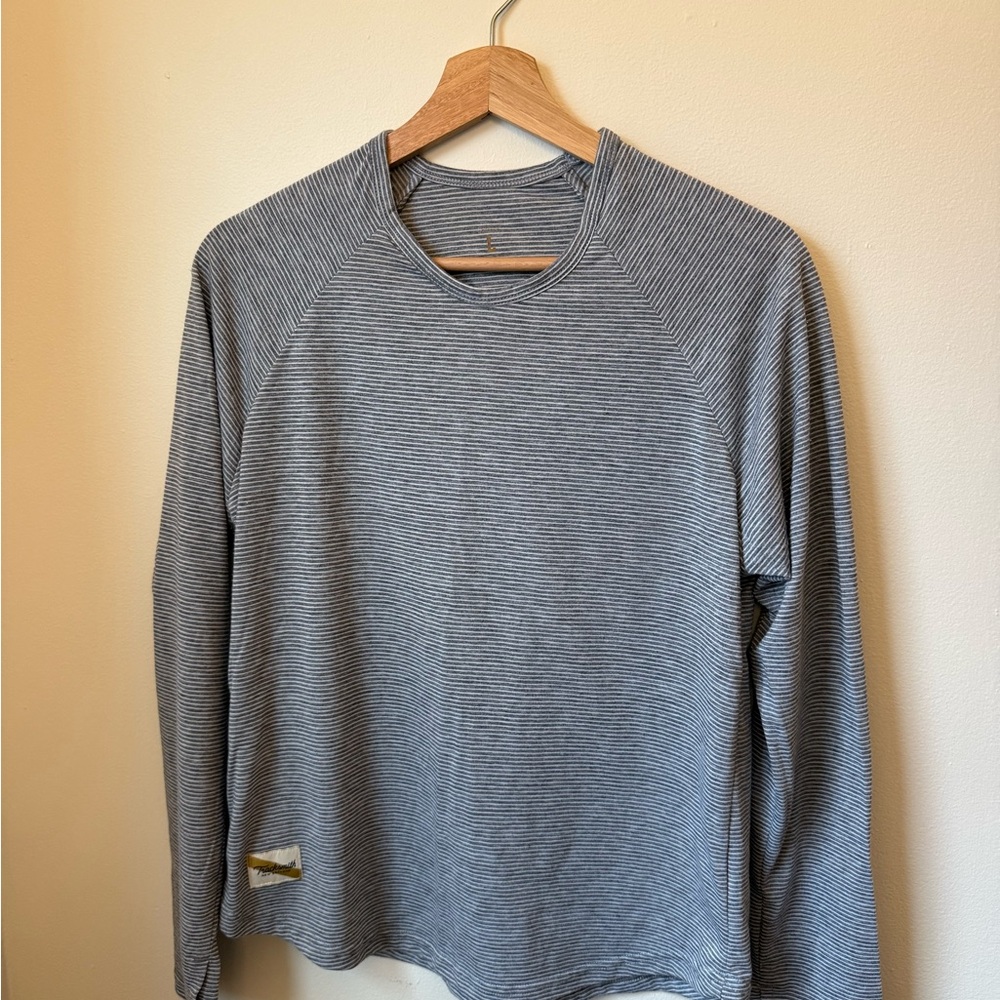 Tracksmith Women’s Striped Blue and White Long Sleeve Top L